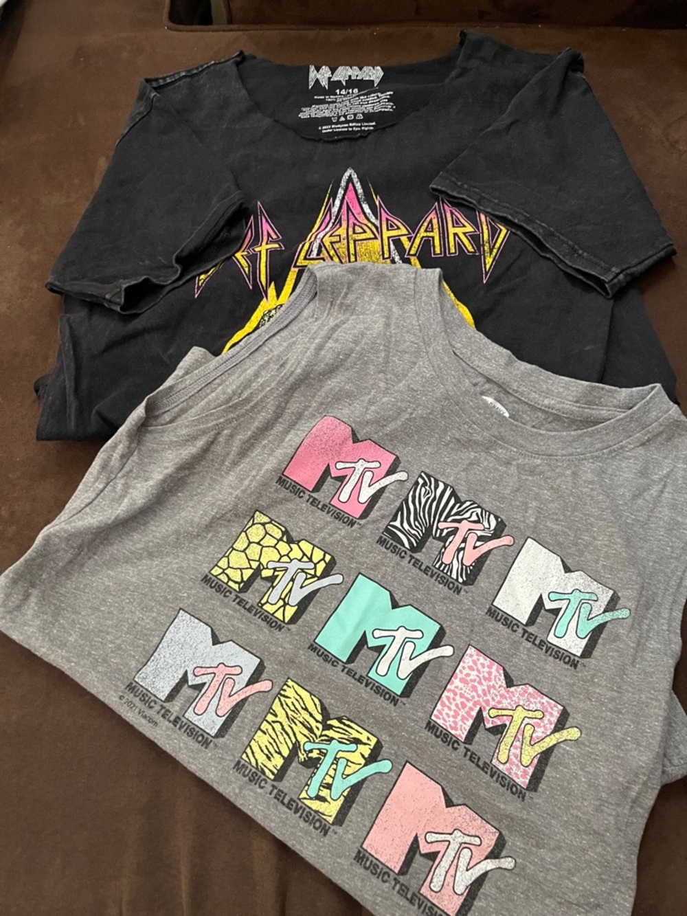 MTV Logo Graphic Tee & Def Leppard Band Tee - Gray & Black - MTV
